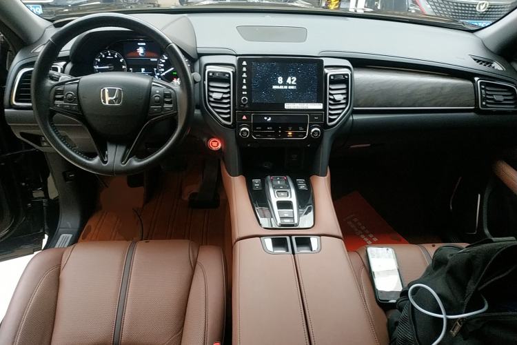 Used Honda UR-V 2020 370TURBO Two-Wheel Drive Luxury Edition Center Console