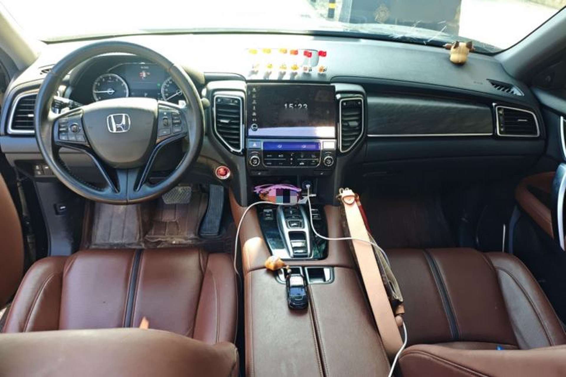 Used Honda UR-V 2020 370TURBO Two-Wheel Drive Luxury Edition Center Console