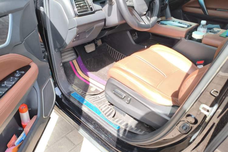 Used Honda UR-V 2020 370TURBO Two-Wheel Drive Luxury Edition Driver Seat