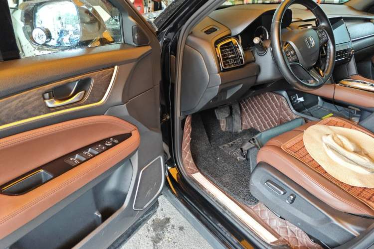 Used Honda UR-V 2020 370TURBO Two-Wheel Drive Luxury Edition Driver Seat