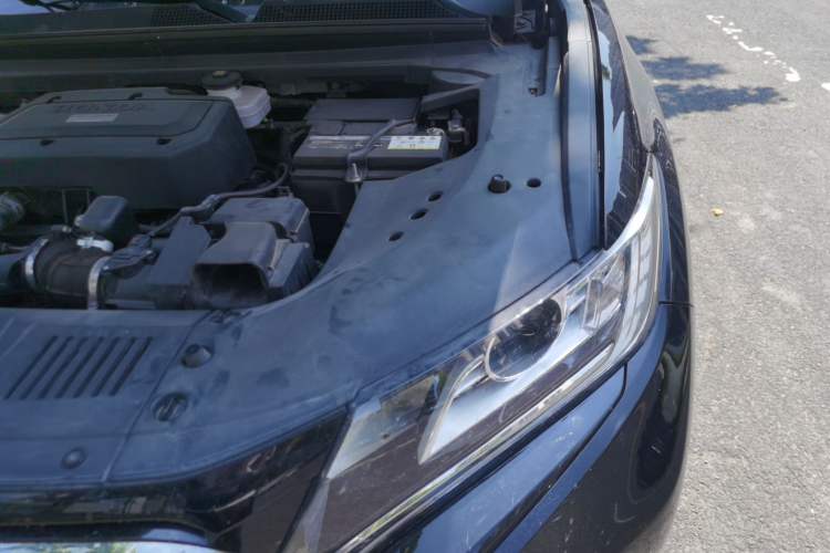 Used Honda UR-V 2020 240TURBO Two-Wheel Drive Zhiyue Version Engine Bay Left