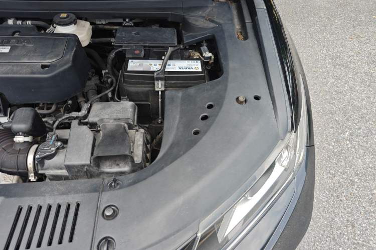 Used Honda UR-V 2020 240TURBO Two-Wheel Drive Zhiyue Version Engine Bay Left