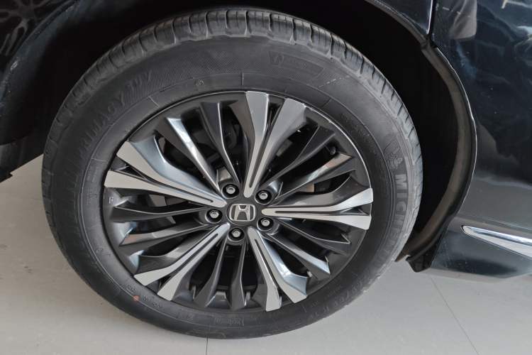 Used Honda UR-V 2020 370TURBO Two-Wheel Drive Luxury Edition Exterior 4