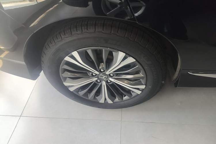 Used Honda UR-V 2020 370TURBO Two-Wheel Drive Luxury Edition Exterior 5