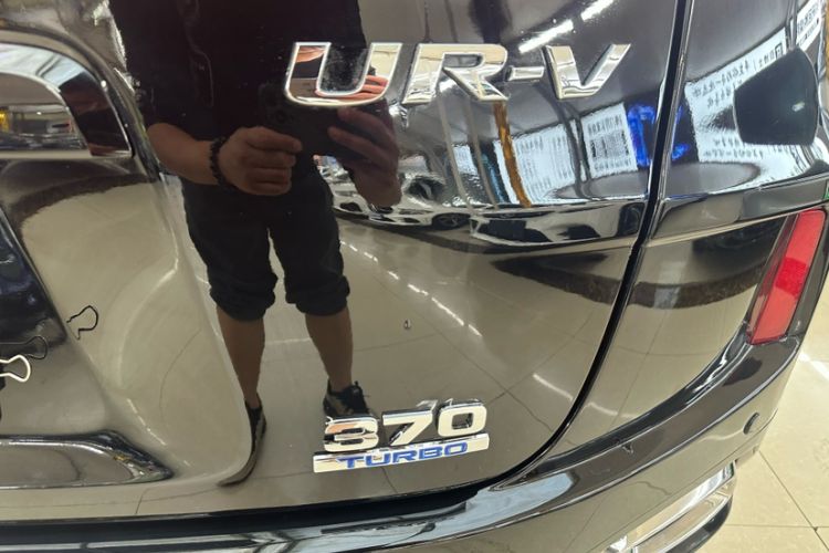 Used Honda UR-V 2020 370TURBO Two-Wheel Drive Luxury Edition Exterior 5