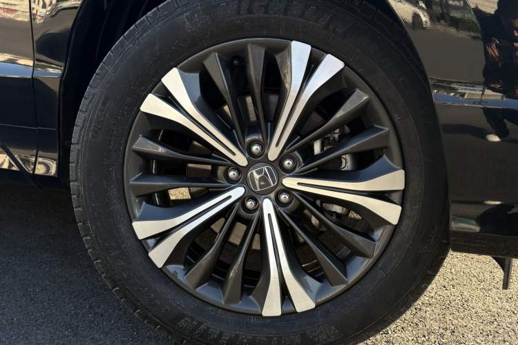 Used Honda UR-V 2020 370TURBO Two-Wheel Drive Luxury Edition Exterior 8