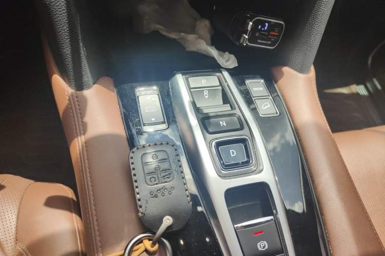 Used Honda UR-V 2020 370TURBO Two-Wheel Drive Luxury Edition Gear Lever