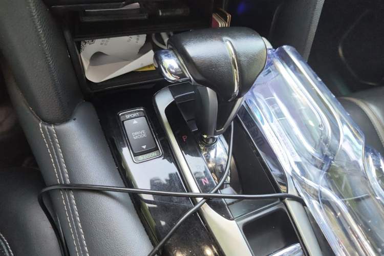Used Honda UR-V 2020 240TURBO Front-Wheel Drive Elegant Edition Gear Lever