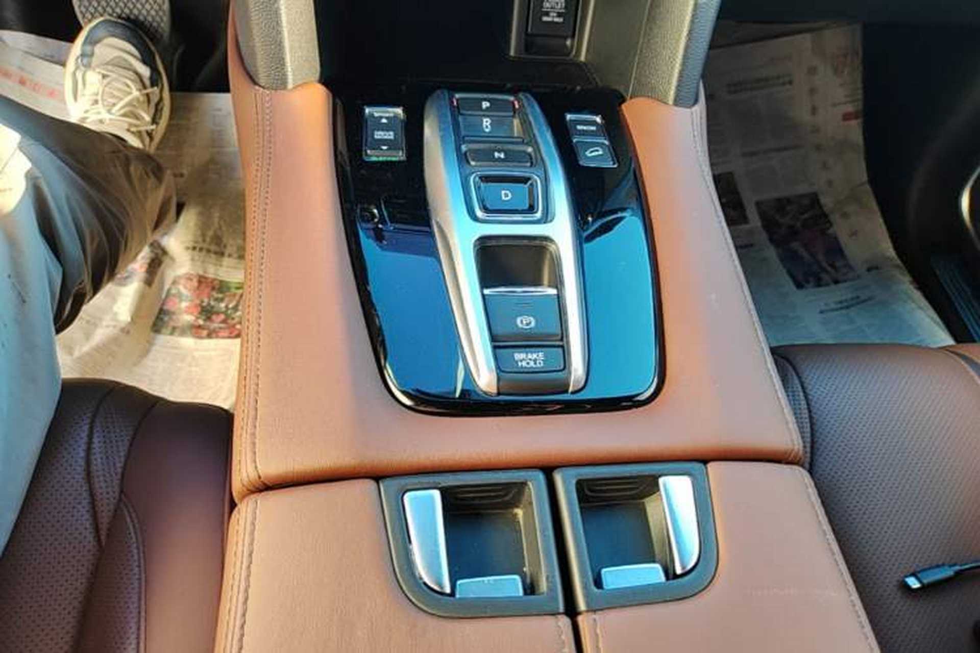 Used Honda UR-V 2020 370TURBO Two-Wheel Drive Luxury Edition Gear Lever