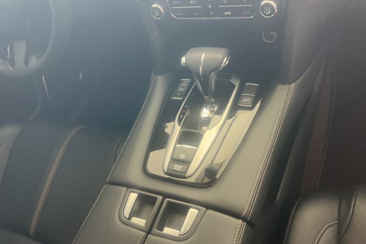 Used Honda UR-V 2020 240TURBO Two-Wheel Drive Zhiyue Version Gear Lever