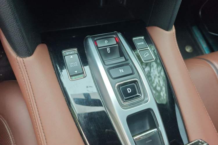 Used Honda UR-V 2020 370TURBO Two-Wheel Drive Luxury Edition Gear Lever