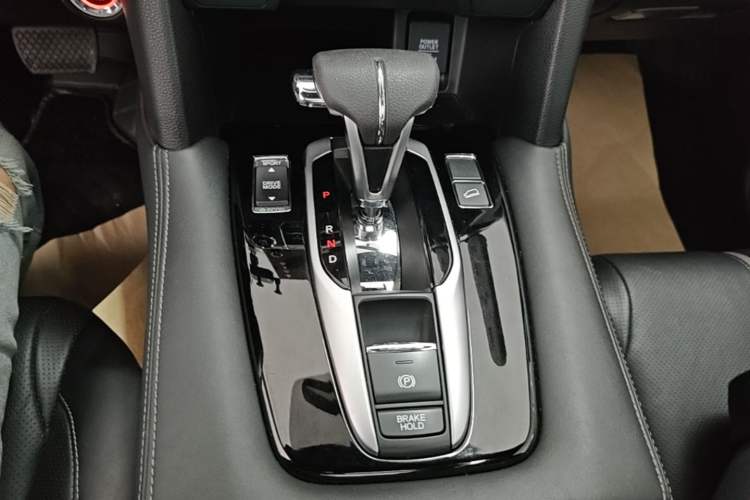 Used Honda UR-V 2020 240TURBO Two-Wheel Drive Zhiyue Version Gear Lever