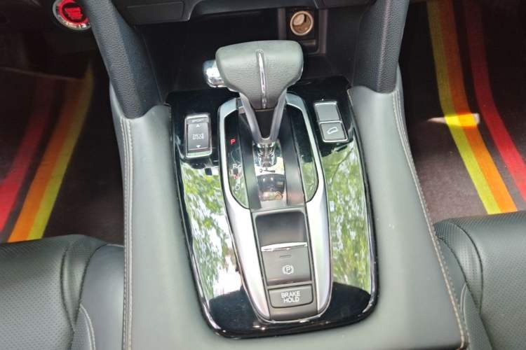 Used Honda UR-V 2020 240TURBO Two-Wheel Drive Zhiyue Version Gear Lever