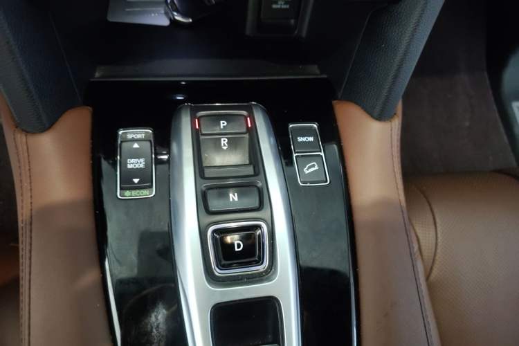Used Honda UR-V 2020 370TURBO Two-Wheel Drive Luxury Edition Gear Lever