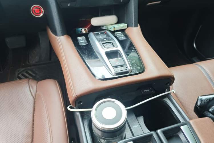 Used Honda UR-V 2020 370TURBO Two-Wheel Drive Luxury Edition Gear Lever