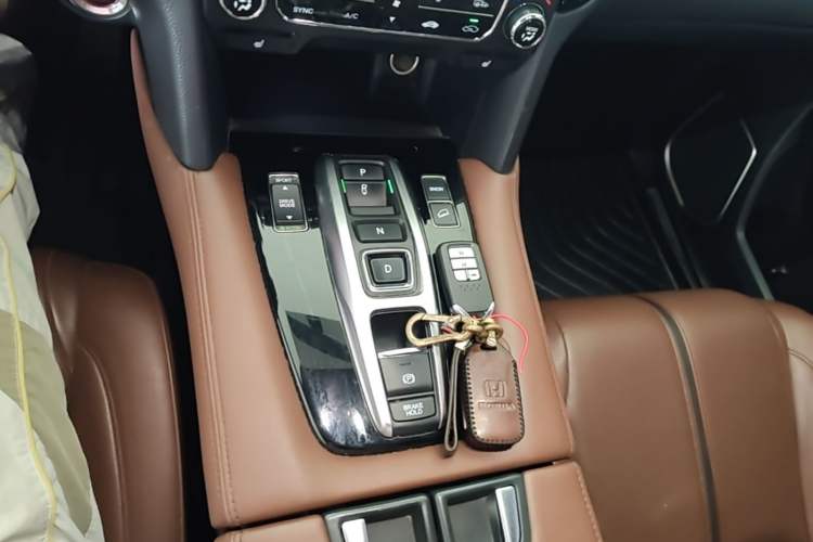 Used Honda UR-V 2020 370TURBO Two-Wheel Drive Luxury Edition Gear Lever
