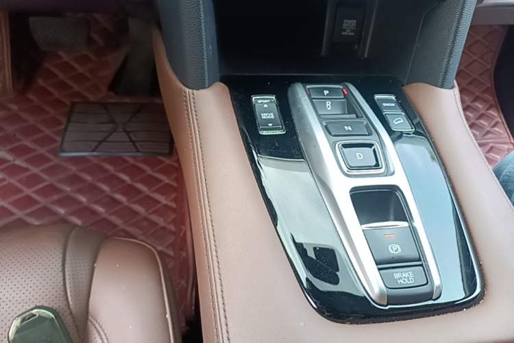 Used Honda UR-V 2020 370TURBO Two-Wheel Drive Luxury Edition Gear Lever