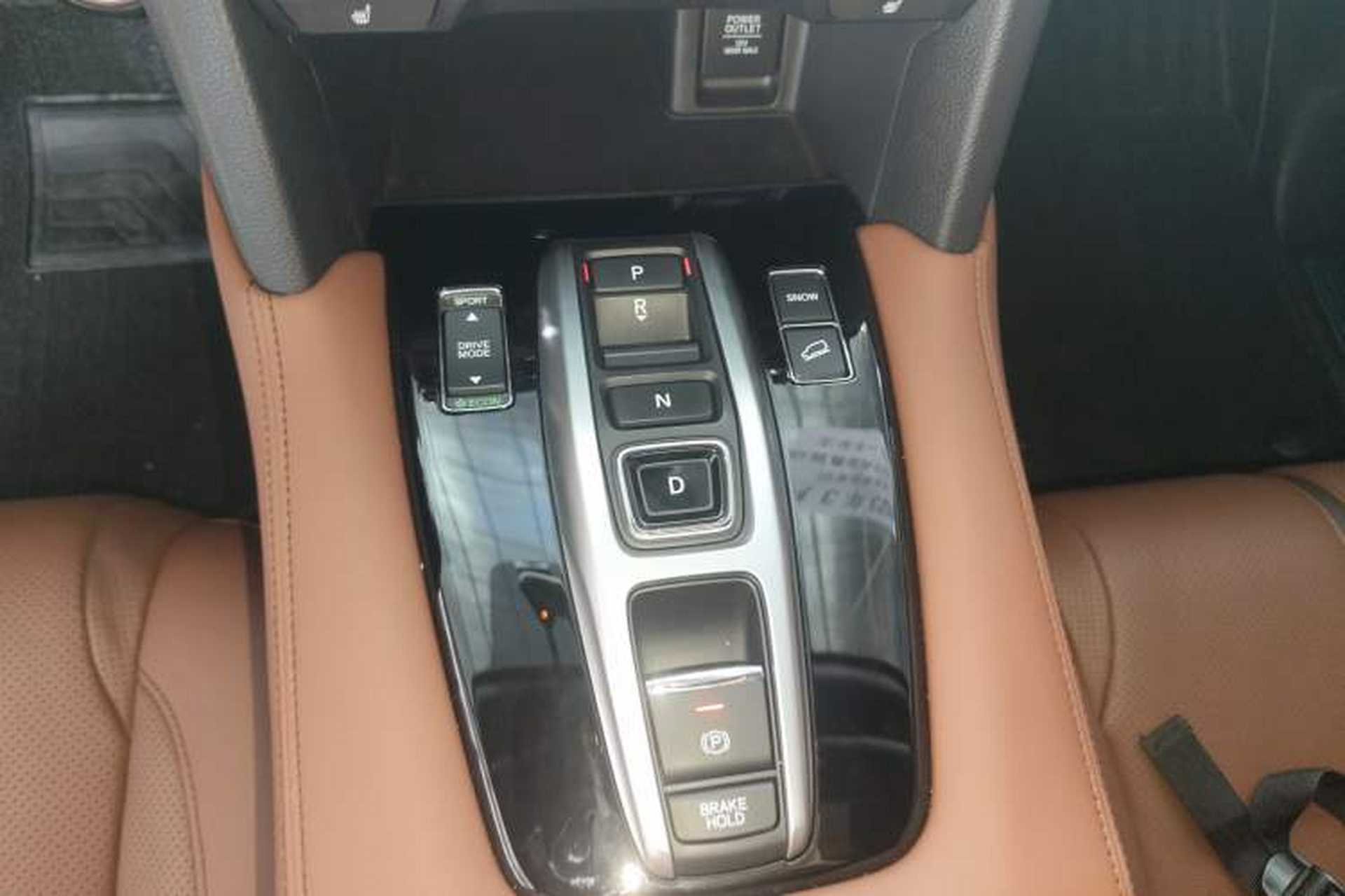 Used Honda UR-V 2020 370TURBO Two-Wheel Drive Luxury Edition Gear Lever