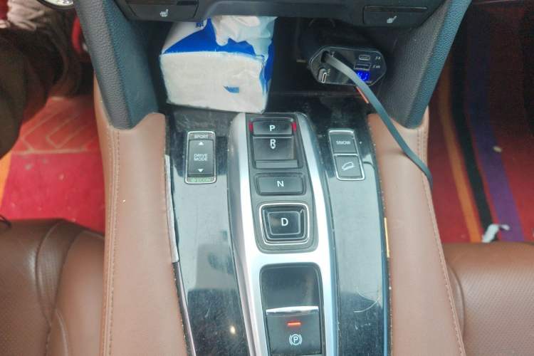 Used Honda UR-V 2020 370TURBO Two-Wheel Drive Luxury Edition Gear Lever
