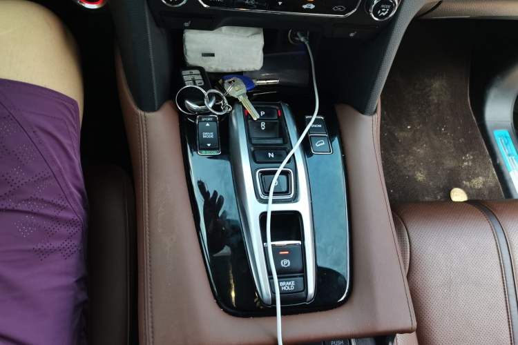 Used Honda UR-V 2020 370TURBO Four-Wheel Drive Prestige Edition Gear Lever