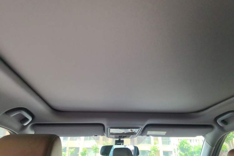 Used Honda UR-V 2020 370TURBO Two-Wheel Drive Luxury Edition Headliner