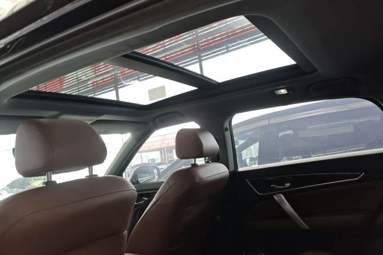 Used Honda UR-V 2020 370TURBO Four-Wheel Drive Prestige Edition Headliner