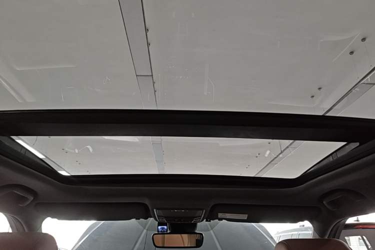 Used Honda UR-V 2020 370TURBO Four-Wheel Drive Prestige Edition Headliner