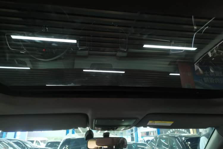 Used Honda UR-V 2020 370TURBO Two-Wheel Drive Luxury Edition Headliner