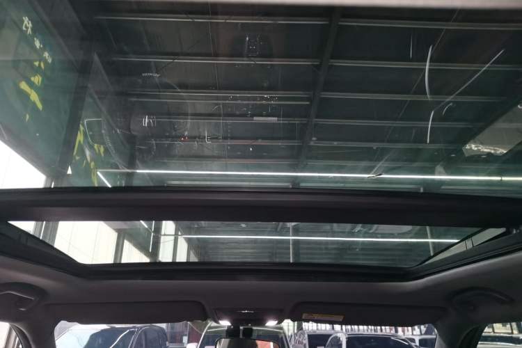 Used Honda UR-V 2020 370TURBO Two-Wheel Drive Luxury Edition Headliner