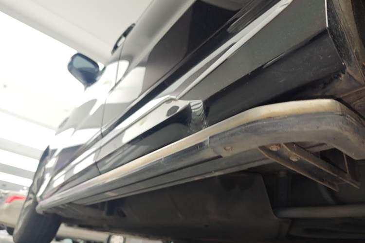 Used Honda UR-V 2020 370TURBO Two-Wheel Drive Luxury Edition Left Side Sill
