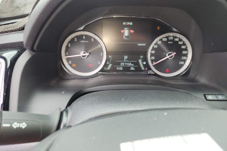 Used Honda UR-V 2020 370TURBO Two-Wheel Drive Luxury Edition Odometer Close Up