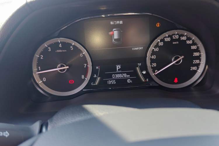 Used Honda UR-V 2020 370TURBO Four-Wheel Drive Prestige Edition Odometer Close Up