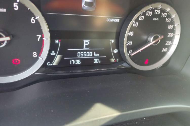 Used Honda UR-V 2020 370TURBO Four-Wheel Drive Prestige Edition Odometer Close Up