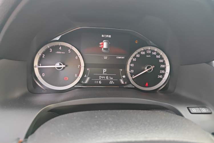 Used Honda UR-V 2020 370TURBO Four-Wheel Drive Prestige Edition Odometer Close Up