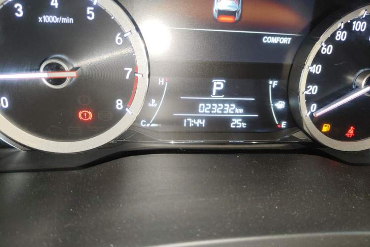 Used Honda UR-V 2020 370TURBO Four-Wheel Drive Prestige Edition Odometer Close Up