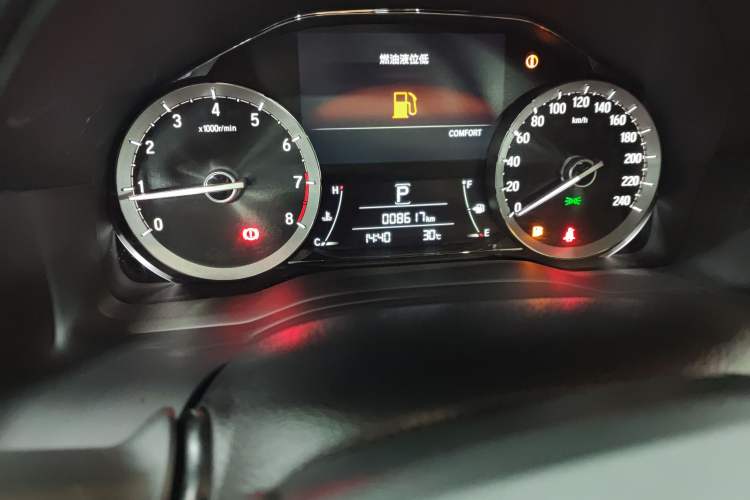 Used Honda UR-V 2020 370TURBO Two-Wheel Drive Luxury Edition Odometer Close Up