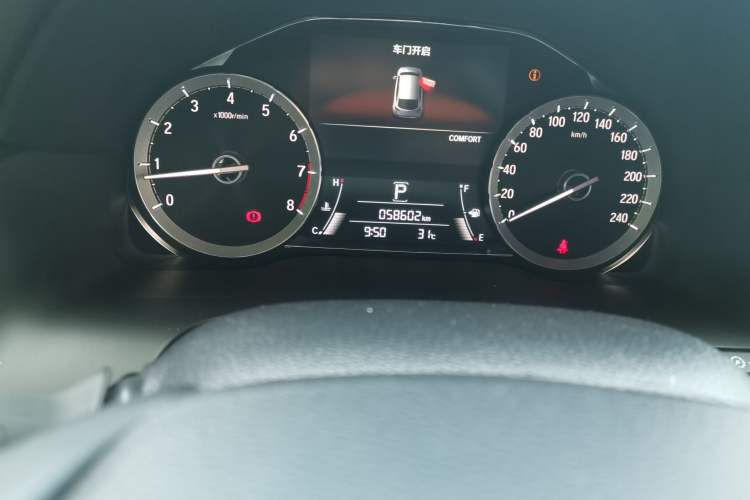 Used Honda UR-V 2020 370TURBO Four-Wheel Drive Prestige Edition Odometer Close Up