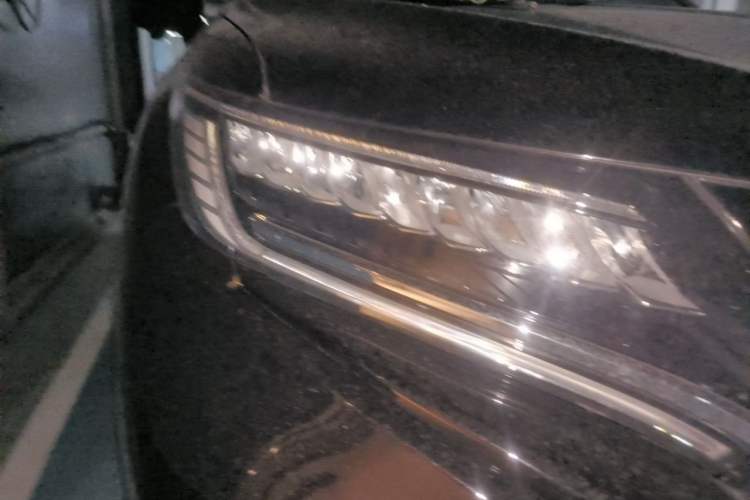 Used Honda UR-V 2020 370TURBO Two-Wheel Drive Luxury Edition Right Front Headlight