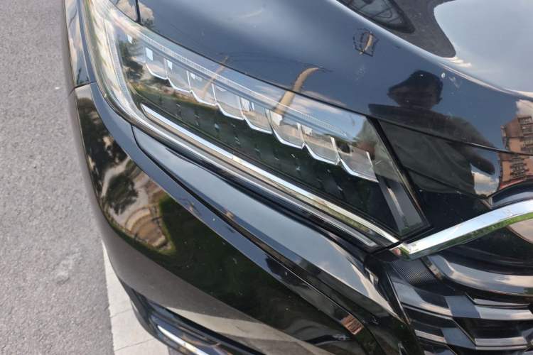 Used Honda UR-V 2020 370TURBO Two-Wheel Drive Luxury Edition Right Front Headlight