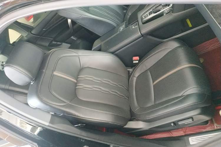 Used Honda UR-V 2020 240TURBO Two-Wheel Drive Zhiyue Version Right Front Seat