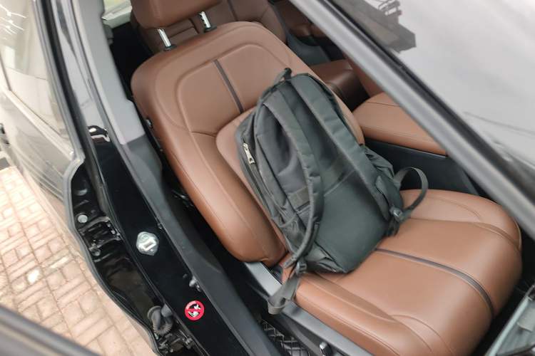 Used Honda UR-V 2020 370TURBO Two-Wheel Drive Luxury Edition Right Front Seat