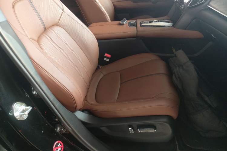 Used Honda UR-V 2020 370TURBO Two-Wheel Drive Luxury Edition Right Front Seat