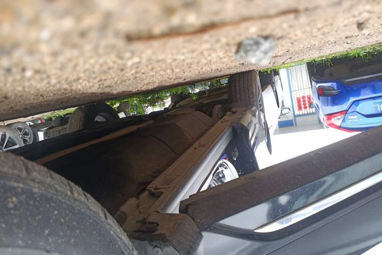Used Honda UR-V 2020 370TURBO Two-Wheel Drive Luxury Edition Right Side Sill