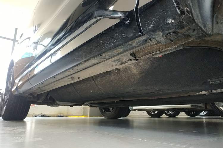Used Honda UR-V 2020 240TURBO Two-Wheel Drive Zhiyue Version Right Side Sill