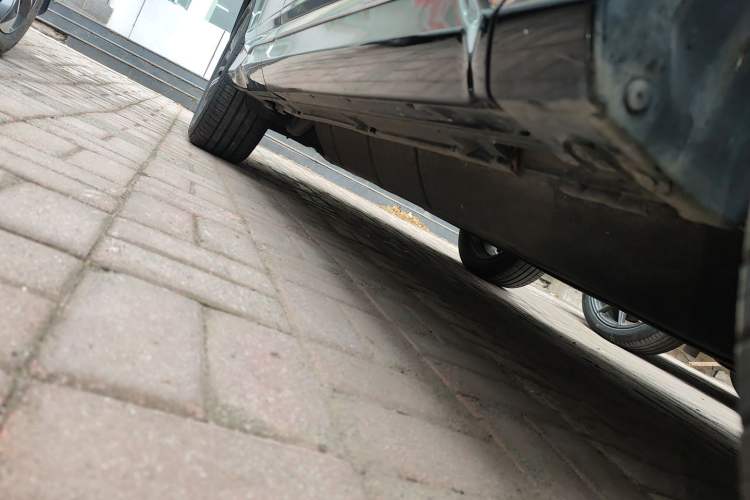 Used Honda UR-V 2020 370TURBO Two-Wheel Drive Luxury Edition Right Side Sill