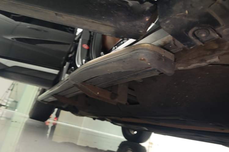 Used Honda UR-V 2020 370TURBO Two-Wheel Drive Luxury Edition Right Side Sill