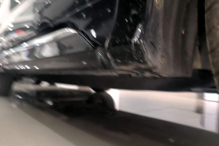 Used Honda UR-V 2020 370TURBO Two-Wheel Drive Luxury Edition Right Side Sill