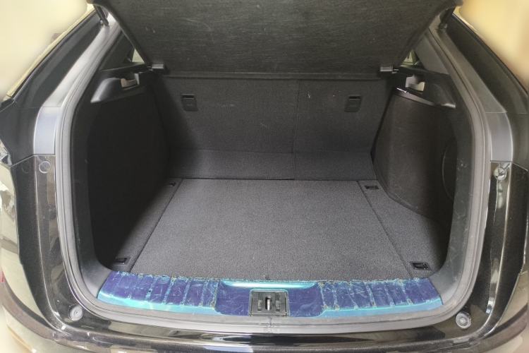 Used Honda UR-V 2020 370TURBO Two-Wheel Drive Luxury Edition Trunk