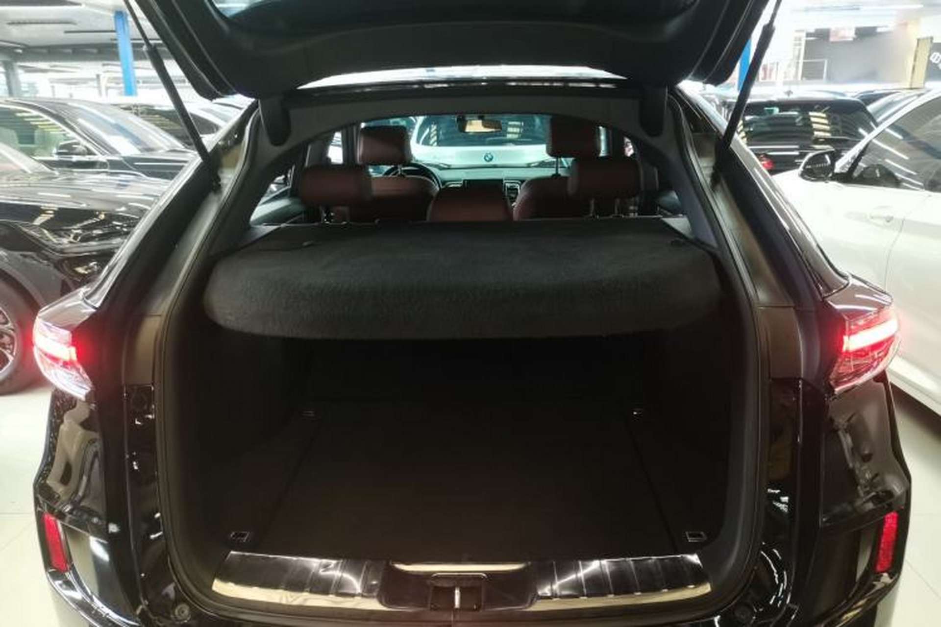 Used Honda UR-V 2020 370TURBO Two-Wheel Drive Luxury Edition Trunk