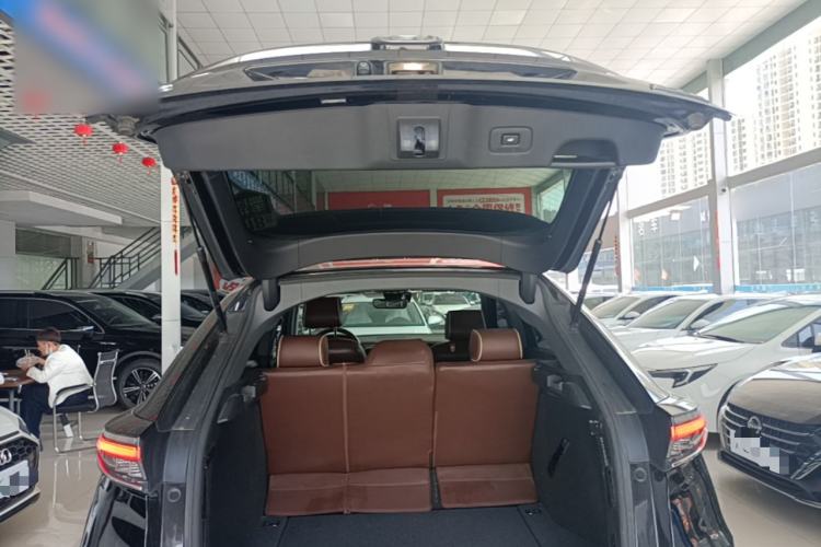 Used Honda UR-V 2020 370TURBO Four-Wheel Drive Prestige Edition Trunk